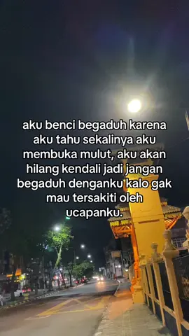 aku diam bukan berarti takutt🙂