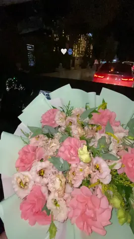 #flowers #Love #bouquet #car #rose #flower #fypシ゚viral #viralvideo #azerbaijan #fypage #fypp #fyppppppppppppppppppppppp 