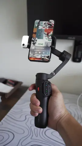 The new iSteady V3 gimbal from @hohem_official will blow your socks off! #hohem #iSteadyv3 #TKMakeMeBuyIt #stabilizer #gimbal #aitracking 