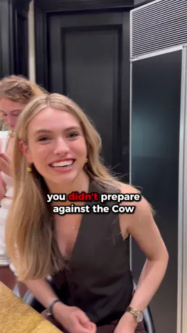 She didn't dare play the Cow... ♟️🐄 #chess #chessmemes #annacramling #chesstricks #chessopening #dinabelenkaya #chessgame #chesscom #russianschoolofchess 