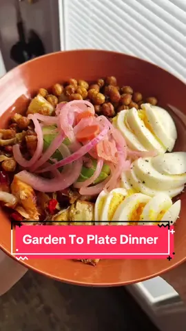 #Cooking up some #dinner with my gorgeous #harvest from the #garden 🤩🥬✨ #abundance #yum #TikTok_Partner #TikTokForGood 