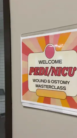 Me gusta mucho que aqui nos capacitan constantemente! He aprendido bastante desde que llegué, solo que a veces es muy pesado tomar estas clases post guardia 🫠 EDIT: No se porque dice “quitarme el aceite de la cara, era quitarme la grasa HAHA perdónenme andaba post guardia” #enfermeria #neonatal #enfermera #enfermerastiktok #nicunurse #UCIN #NICU #neonatologia #RN #registerednurse #international #nurse #internationalnurse #Vlog #study 