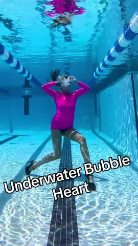Underwater Bubble Heart 🫧🩵🫧 #pool #underwater #underwatertiktok 