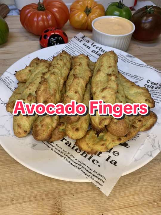 👩🏼‍🍳Recette :🔥 Cheesy Avocado Fingers - Fingers d’avocats 🥑 - 🇫🇷📌INGRÉDIENTS : • 1 avocat 🥑 • 2 œufs entiers 🍳 • 100g parmesan🧀 • Ail / poivre / paprika🌶 - ⏳10/12 minutes - 220C🔥 - 🇬🇧📌INGREDIENTS: • 1 avocado 🥑  • 2 whole eggs🍳 • 1 cup grated parmesan 🧀 • Garlic / Pepper / Paprika🌶️ - #EasyRecipe #Recipe #FoodTok #LearnOnTikTok #foodtiktok 