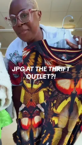 50¢ jean paul gaultier dress?! Send your best thrifter because they aint seeing meeee! 😩🙌🏾 #thrifthaul #jeanpaulgaultier #designerthriftfinds 