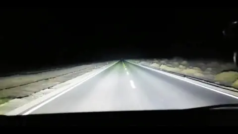 Công nghệ laser khác bọt thật.xoá tan màn đêm luôn #ledlight #gtr 