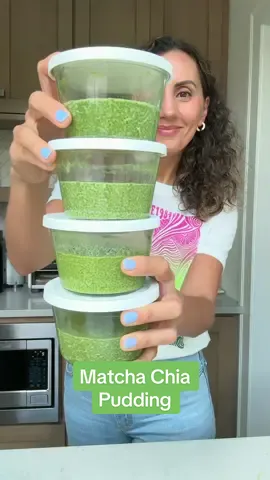 Matcha chia pudding is a vegan, healthy, energizing snack that’s made with chia seeds, matcha green tea powder and milk - easy and so filling! 💚💚