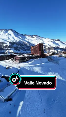 Um passeio de drone pelo incrível Valle Nevado! #vallenevado #ski #neve #chile #destinosimperdiveis