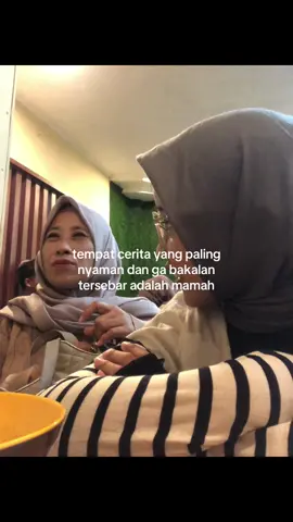 apapun masalah nya tempat ternyaman adalah mamah yng bisa kembalikan mood,love you mah💋💖#fyp#viral#storytime#sad#trending#mamah#ibu