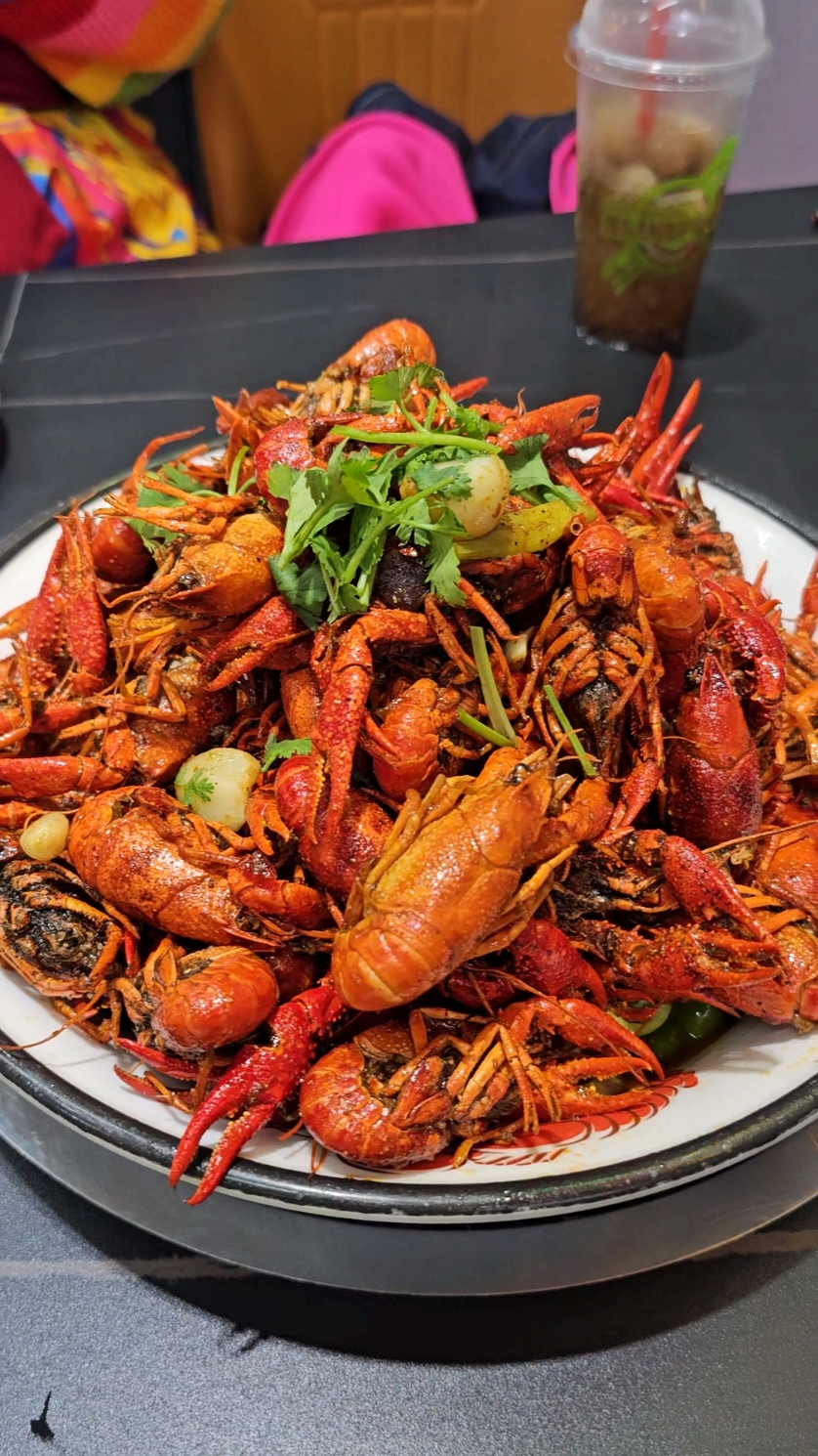 🦞 Hot & Spicy crayfish in China😋 Do you want to try? #Recipe #cooking #chinesefood #crawfish #กุ้งเครย์ฟิช #crayfish #streetfood #streetfoodchina #tiktokพากิน #ของกิน #สตรีทฟู้ด #อาหารจีน #shanghai #doyin #china #travel #traveltiktok #เซี่ยงไฮ้ #musttry 