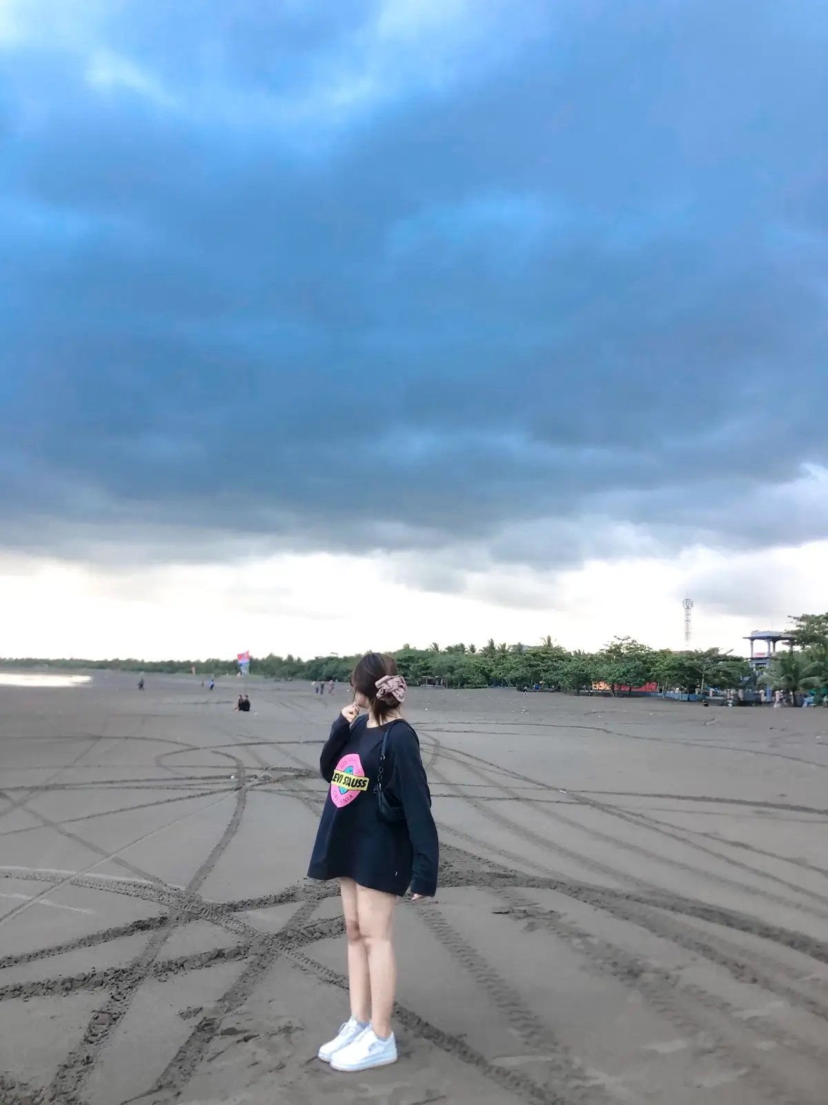 🦾🕶️🐦‍⬛🐾🌑🖤⚫️♠️