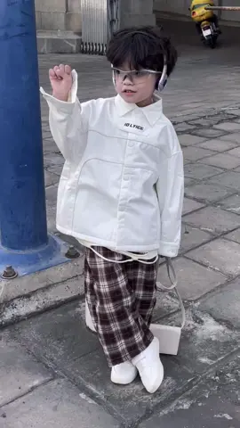 #CapCut Cấp mẫu giáo nhưng cháu thích dật dật hai ảnh ạ 😅😅😅#Khoixoanloi #Phoidobetrai#xuhuong#Phoidocucchat#Stylekids#Babystyle#thoitrangtreemcaocap  