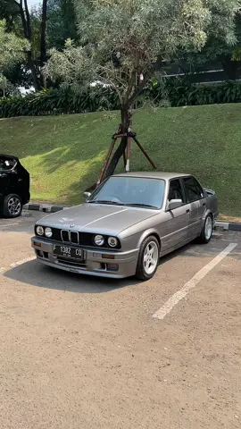 bmw : break my wallet #bmw #e30 #318i #classiccar @bmw 