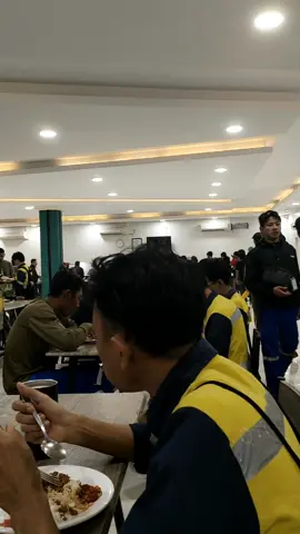 Makan malam All karyawan kontraktor SCM...  #karyawan #storytambang #kulitambang #viral #fyp #fypシ #anakrantau 