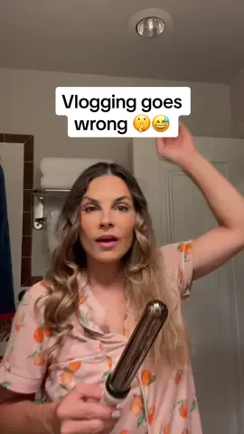 When vlogging goes wrong  😅🤫 In my defense I don’t feel like I was talking THAT loud. And side note, I really need to start showing you these before and afters of these weddings that I work. The transformations of the spaces are CRAZY. 😳 😍 #Vlog #hotelroom #vlogger #whocanrelate #fypp #vlogfail #worktrip #relatable #minivlog 