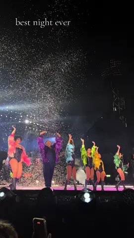 will never ever get over this night🤍 #munichn1 #theerastour #taylorswift #taylorsversion #taylornation #taylorswift #kamsaunders #taylorswifttheerastour @Taylor Swift @Taylor Nation 