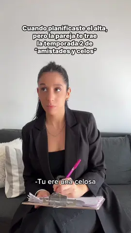 Celos por amistades en la pareja… pronto hablaré de esto en mi insta #humor #parejas #terapia #foryoupage #fyp #parati #viral 