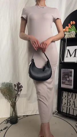 Special offer today: Minimalist round-neck temperament figure-hugging hip-wrapping short-sleeved long dress. This long dress is simple yet elegant. The round-neck design shows a gentle and charming temperament. The figure-hugging and hip-wrapping cut perfectly outlines your charming curves. The short-sleeved style adds a touch of freshness. Today's special price is only £1.4 and free shipping is available! Hurry up and get it to make you exude unique charm on any occasion.#Summer #spotlightfinds #tiktokshop ##fashion #foryou #OOTD #tiktok #summmersale #spotlight #outfit #tshirts #dress 