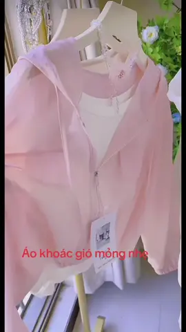 Áo khoác mỏng nhẹ, thời trang tui tìm bấy lâu nay đây rồi🤩 #aokhoacgio #thoitrangnu #hottrend #xuhuongtiktok #master2023bytiktok #vairalvideo 