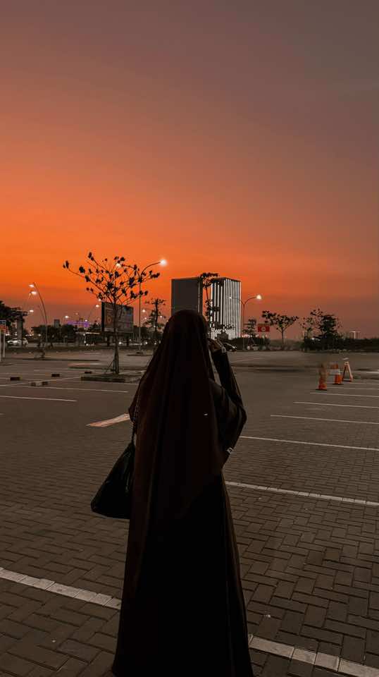 tetaplah berjuang diatas ketaatan walaupun harus tertatih tatih 🥺   semoga kita kembali kepada Allah dengan keadaan sebaik baiknya 🥹 posting ini bukan sok agamis justru kata2 ini untuk diriku sendiri pas baca tulisan ini langsung menampar diri ini. 