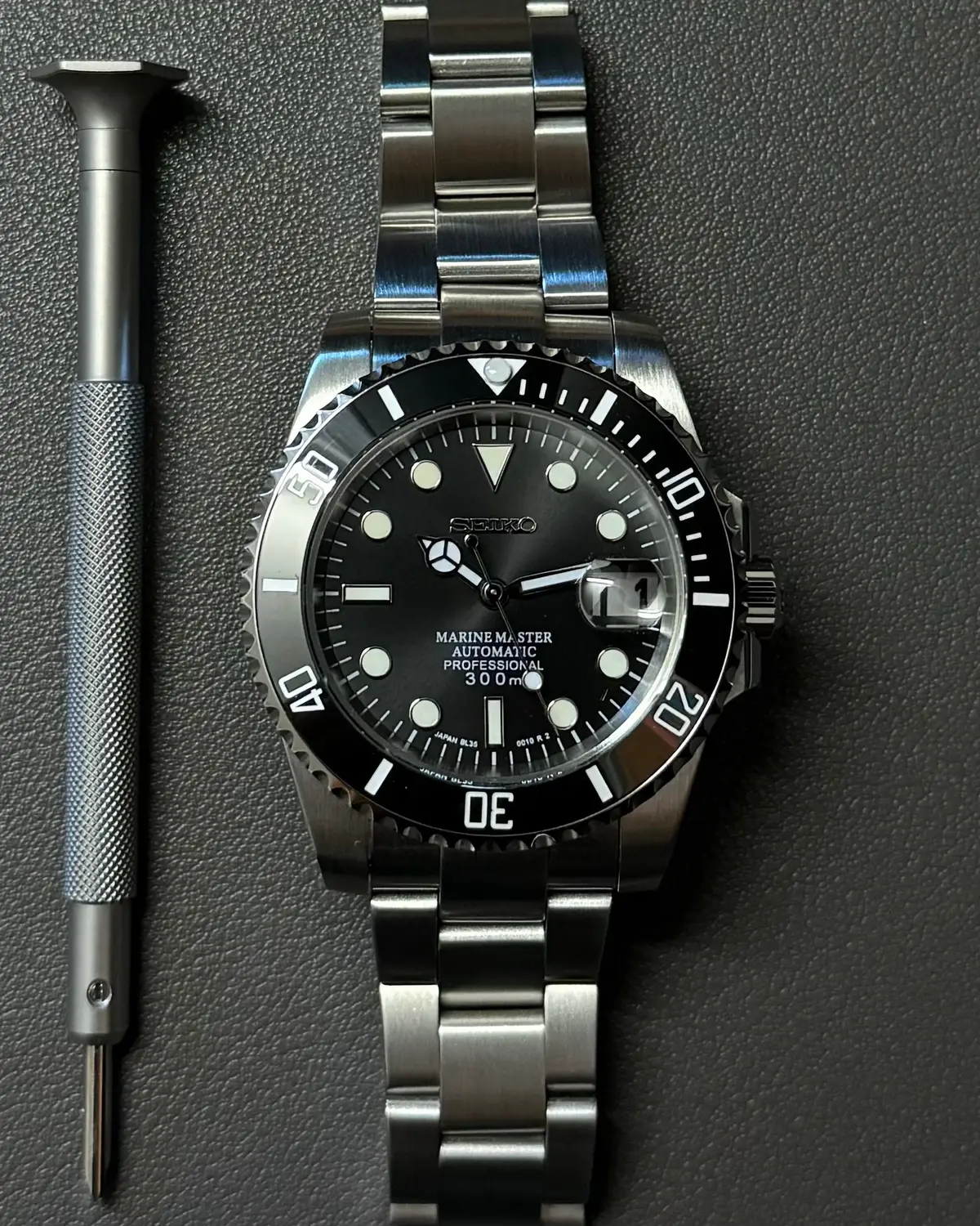 Thoughts on the stainless steel dive?🤩 Email us if you’re interested in customizing a timepiece today ✅ #seiko #seikomod #customwatch #watch #royaloak #WatchCollection #automaticwatch #seikocollector #timepiece #seikomodder #watchgame #customseiko