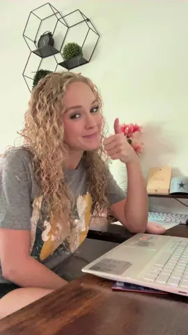 Just a busy bee🐝💖 #firstyearteacher #teachersoftiktok #teacher #teacherlife #teachertiktok #middleschoolteacher #scienceteacher #teaching #teachertok #influencer #firstdayofschool #endofsummer #comewithme #spendthedaywithme #spendthemorningwithme #dayinmylife #dayinthelife #Vlog 