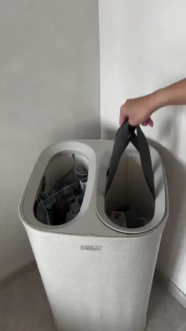 Laundry days made easy with a touch of organisation 🧺 📸: atthefoos #virallaundrybasket #laundry #laundrybasket #cleaning #CleanTok #organisation #josephjoseph Viral laundry basket Cleaning Organisation