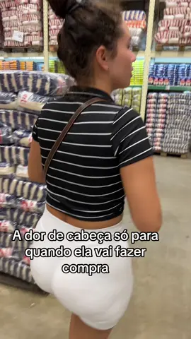 O estresse dela só passa quando ela ela vai fazer compra#viral 