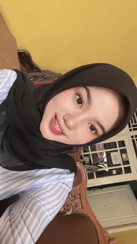 BUKAN DIA ORANG NYAA .. 