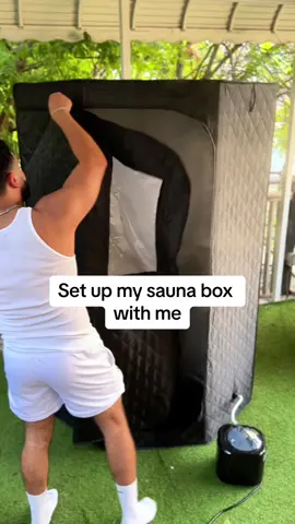 As someone who workouts everyday I used to neglect my recovery, since getting my new @saunabox it’s been a game changer for me. I can honestly say it’s comparable or even better than gym saunas! Have y’all ever wanted your own sauna? Link in bio to purchase 