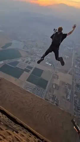 It all happens so fast #basejump #basejumping #wingsuit