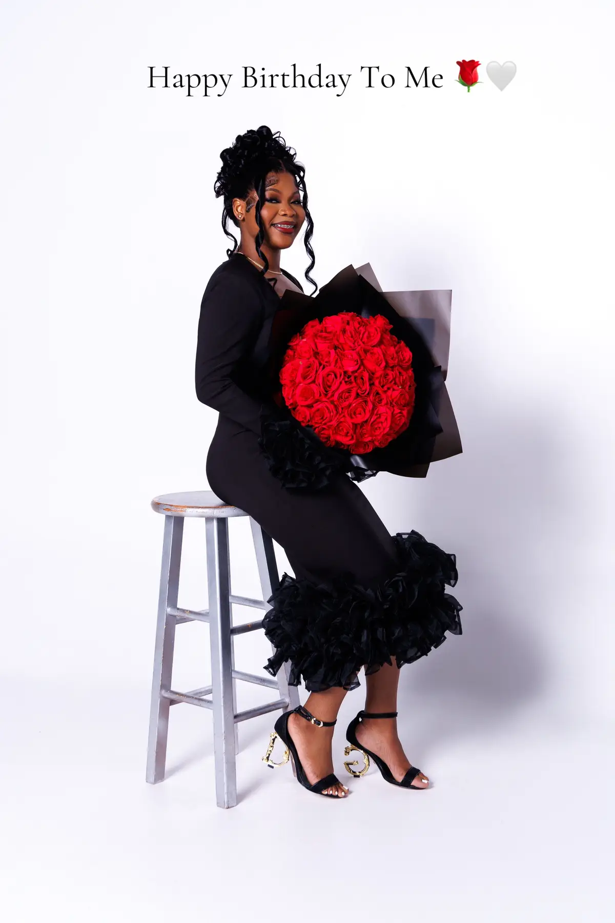 #happybirthdaytome #birthdaygirl #redroses #leoseason #leoszn #fypage #foryourpage 
