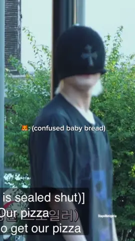 Jeongin spoiling ChkChkBoom choreo and Hyunjin running to the rescue, will never not be funny 😂😂💔 #chkchkboom #skzmemes #skzedit #skzlog #italy #straykidsstay #fypage 