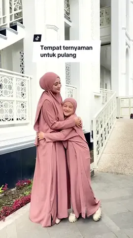 Ibu segalanya🤍🫶 #anakku #ibudananak #iburumahtangga #ibuhebat #ibuibu #ibuhamil #wibgajian #wibgajiansale #paydaysale #payday #dthree #fyp #ibuku #ibudananaktiktok #abayaanak #abayagirls #abayacouple 