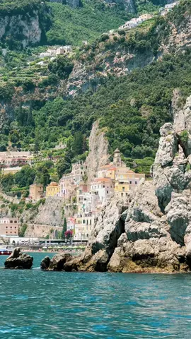Stairways to Heaven: Unveil the beauty of the Amalfi Coast’s charming villages✨🇮🇹 Book your exclusive private boat excursion with #PositaneseTour ⛵️ #positano #italy #italian #amalfi #italia #heaven #magic #paradise #amalficoast #beautifuldestinations #colors #Love #beautiful #Summer #travel #costieraamalfitana #sea #travelphotography #view 