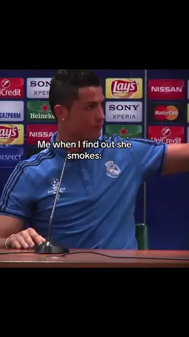 Disgusting isn‘t it? #ronaldo #smoking #girl #cristianoronaldo 