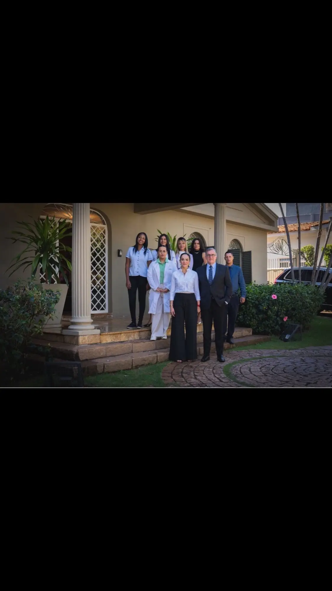 I believe the real strength of my work lies in my team. Each of my colleagues is essential, functioning as my right arms, my eyes and my ears. They are the instruments that help me turn dreams into reality and provide the best experience for our patients. We are not just a team, we are a family that is dedicated to what we do. Together, we achieve the extraordinary! #EquipeGimenez #CirurgiaPlástica #UnidosPelaBeleza #ProfissionaisExcelentes #Gratidão  #DrRodrigoGimenez
