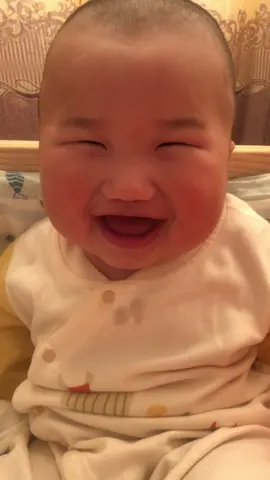 Nhìn mặt ẻm là thấy vui rồi, không cần làm gì cũng hài nữa 🤭 #embedangyeu #embe #trending #xuhuong 