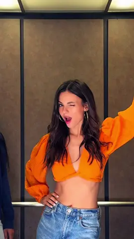 I’m really a sucker for a good pun…🙂‍↕️ Hope you’re vibing with Down & give it a listen if you haven’t yet 🛗💕 Also shoutout to this lovely young lady who was kind enough to be in my video. Appreciate you!! 😅🫶🏼 #newmusic 