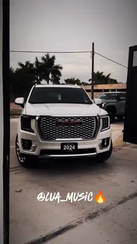 Se ven pasar las blindas 🔥🫡〽️ #corridos #lirycs #4x4offroad #cars  #regionalmexicano #belico #alteradosvip🔥🙏  #fry #fyppppppppppppppppppppppp #musica #camionetas #alucines📿🧿🙈 #fy #foryoupage #foryou #fyp #mexico #usa #tiktok #music 