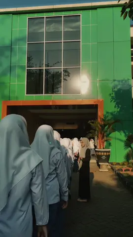 Epick momen berangkat sekula shift pagi. #CapCut #fyp #fypシ #fypシ゚viral #smk #smkbisa #smkswsecang #syubbanulwathon #pesantren #tiktok #santrikeren #sw #sekolah #santri #gusyusuf 