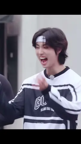 Han core 🤣😫🫶🏻🫶🏻 #skzcore #Han #hanjisung #skzcode #straykidscore #jejesstay #youmakestraykidsstay #staystraykids #sofiatrend  #CapCut 