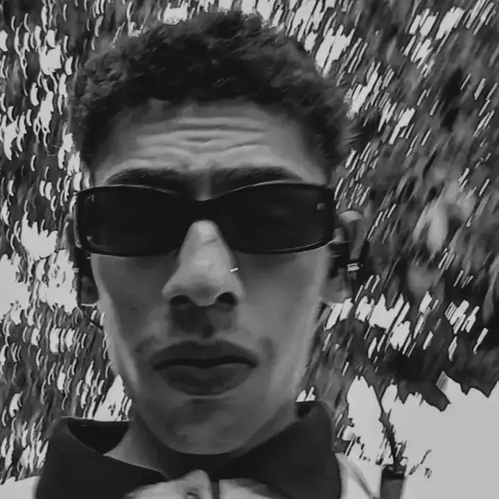 We know how to make money and enjoy this life honey! 🍯💸 #style #working #living 