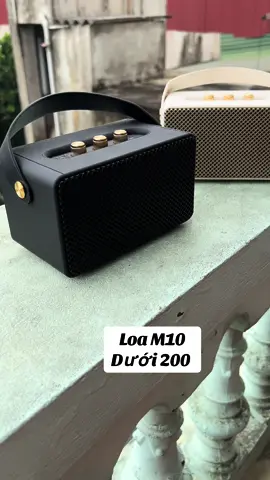 Loa M10 nhỏ gọn, pin bền