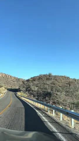 Road trip🧳.                                               #lapaz #viajeencarretera #roadtrip #amigos #naturaleza #desierto 