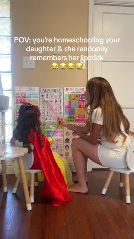 I have a daughter, of course she needs to study in style💄💋She always thinks of random things😂 #momlife #momtok #teamwork #singlemom #princess #snowwhite #fyp #tiktokshop #sahm #MomsofTikTok 