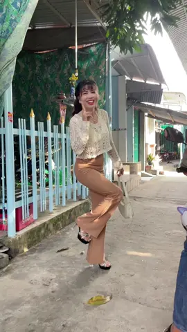 Phận nữ nhi đôi khi mạnh mẽ thêm bao lần#xuhuong #trending #thinhhanh #mientay 