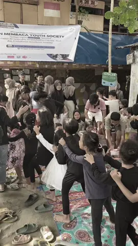 Hari Anak Nasional di Indonesia diperingati setiap 23 Juli. Hari ini dirayakan untuk meningkatkan kesadaran tentang hak-hak anak, serta pentingnya perlindungan dan kesejahteraan anak-anak. Tujuan dari peringatan ini adalah untuk memastikan bahwa anak-anak dapat tumbuh dan berkembang dalam lingkungan yang aman dan mendukung. Anak terlindungi, Indonesia maju. #fyp #harianaknasional #children #viral #pendidikan #books #indonesiamembaca #literasi 