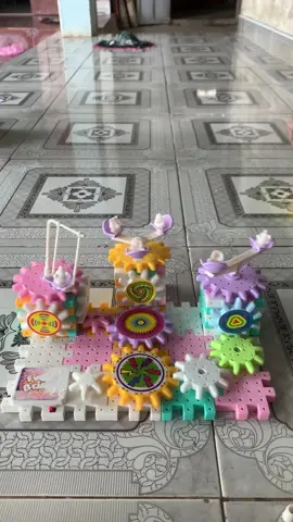 Với mô hình lắp ráp magical blocks giúp cho các bé có đủ trí  tuệ tư duy thông minh của bé . Nên các mẹ hãy sắm cho con của mình thử xem sao nhé 🛒🛒🛒👎