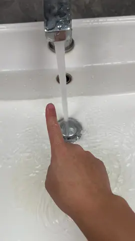 Replace your broken sink drain stopper with this new style of pop up sink drain strainer that is easy to install and use 🚿 #sink #bathroom #restroom #sinkdrainstopper #sinkdrainatrainer #strainer #drainstrainer #washing #haircatcher #hairbasket #sinkstopper #tiktokshopbacktoschool 